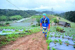 BIB: 1090
                            <button type="button" onclick="openModal(13378474)" class="btn btn-primary btn-sm float-right btn-popup" data-toggle="modal" data-target=".modal-high-quality">
                        <i class="fas fa-shopping-cart"></i> Add to Cart
                    </button>
                                            <button type="button" onclick="isThisMe(13378474, true)" class="btn btn-success btn-sm float-right btn-popup btn-isme hidden" data-toggle="tooltip" data-placement="bottom" title="นี่คือรูปของคุณใช่ไหม คลิกที่นี่เพื่อเอาเข้าอัลบั้ม">
                        <i class="fas fa-plus"></i> Add to album
                    </button>
                    <button type="button" onclick="isThisMe(13378474, false)" class="btn btn-warning btn-sm float-right btn-popup btn-isnotme hidden">
                        <i class="fas fa-ban"></i> Remove from album
                    </button>